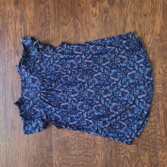 Ava & Grace. Paisley top. Flutter sleeves. Size Small. - Picture 9 of 11